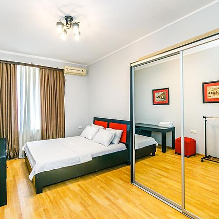 Azneft Royal Suite Apartment Sea View Bakoe Buitenkant foto