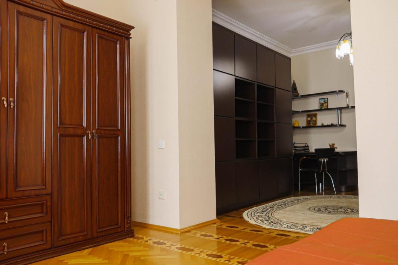 Azneft Royal Suite Apartment Sea View Bakoe Buitenkant foto