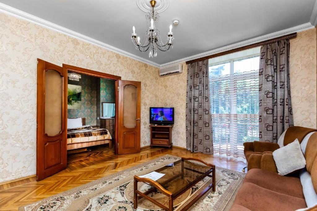 Azneft Royal Suite Apartment Sea View Bakoe Buitenkant foto