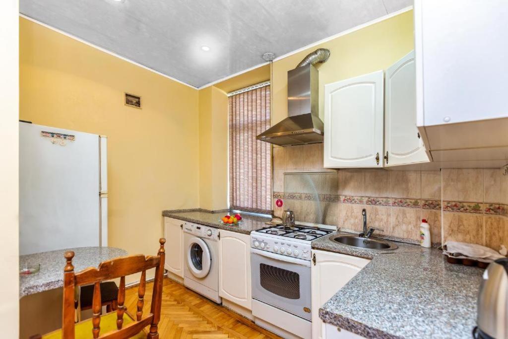 Azneft Royal Suite Apartment Sea View Bakoe Buitenkant foto